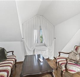 4-5 bedroom villa with Split City and Sea Views sleeps 8-10